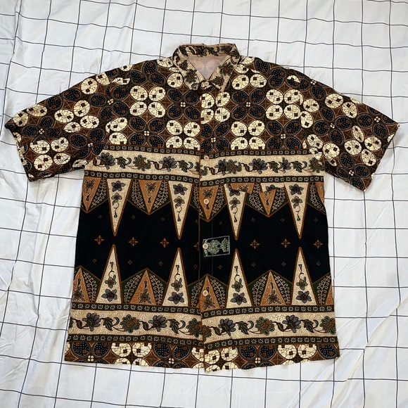 Other - Vintage fabric print button down shirt. Oversized.